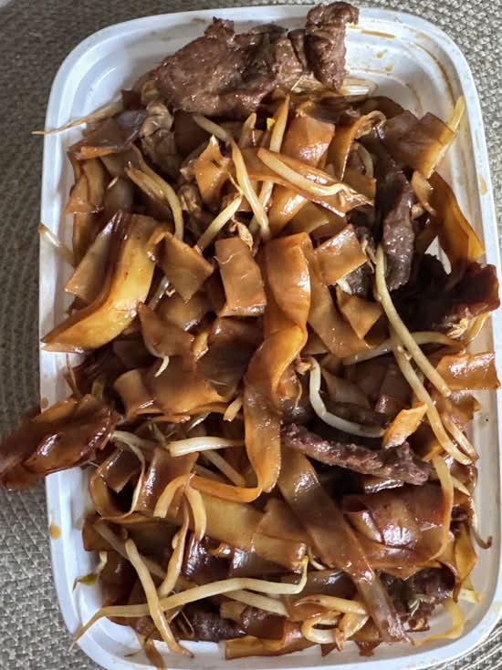 73. Nouilles de riz sautees au boeuf / Stir fried beef with rice noodles