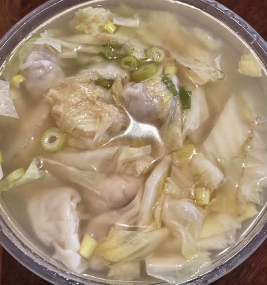 44. Soupe wonton avec nouilles / Wonton Noodle Soup
