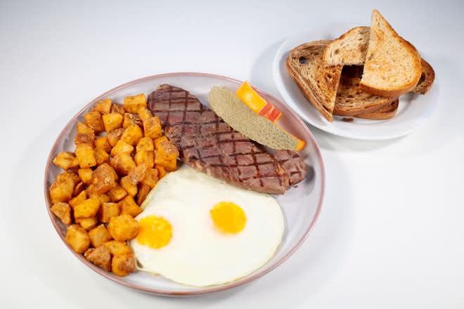 7 oz Steak & Eggs