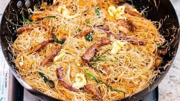Roast Pork Egg Noodles
