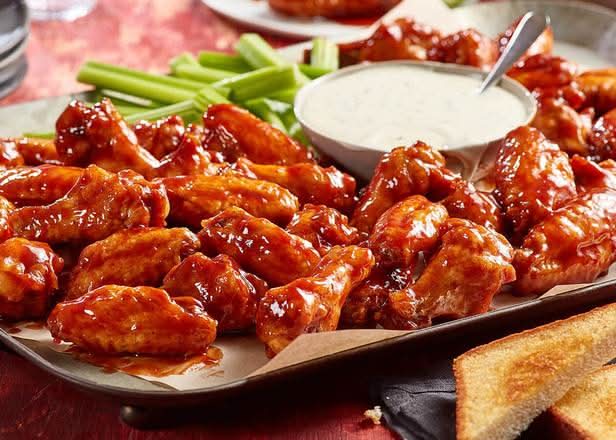 30 Wings + Potato Wedges + Small Garlic Fingers + 2-Litre Pop
