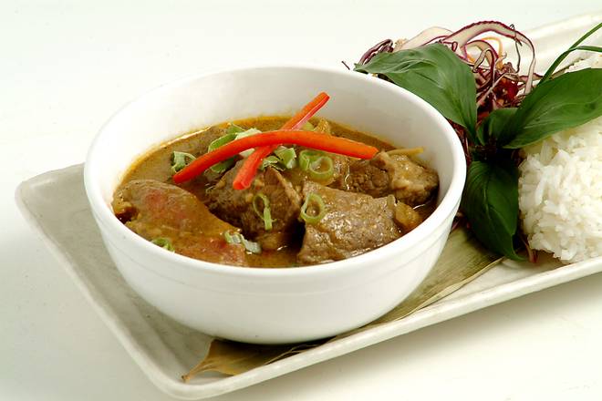 R11. Curry Beef Brisket with Rice/Vietnamese Baguette - Cà Ri Bò Với Cơm/Bánh Mì - 咖哩牛腩飯/越式麵包