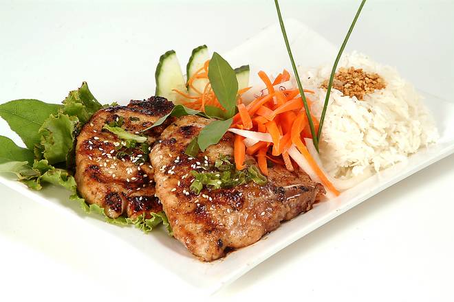 R1. Lemongrass Pork Chop on Viet Broken Rice - Cơm Sườn Nướng - 香茅豬扒碎米飯