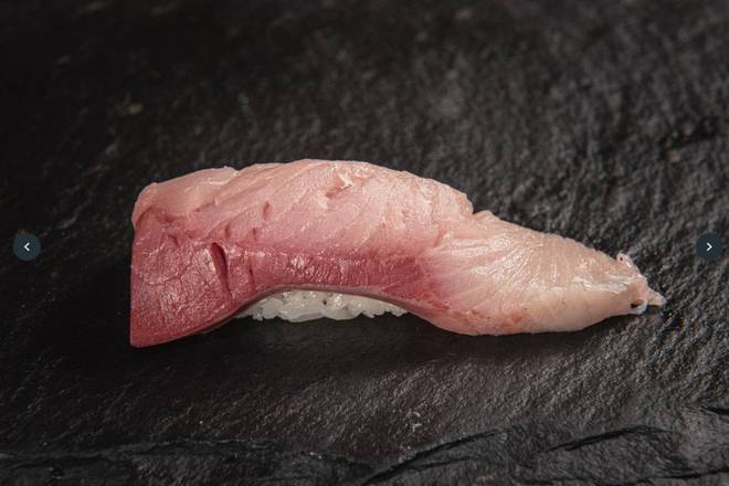 Hamachi Nigiri