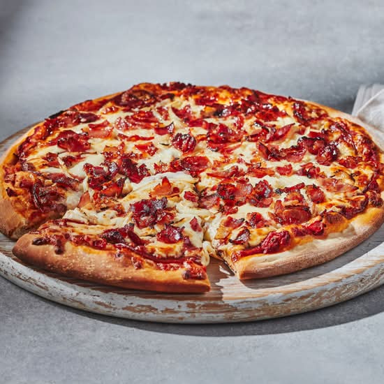 Petite pizza (9 po) Québecoise / Small (9 in) Quebec-style pizza