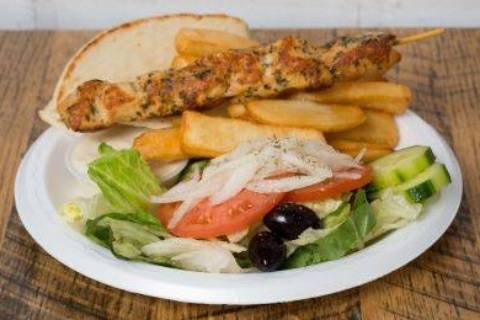 Assiette souvlaki au poulet / Chicken Souvlaki Plate