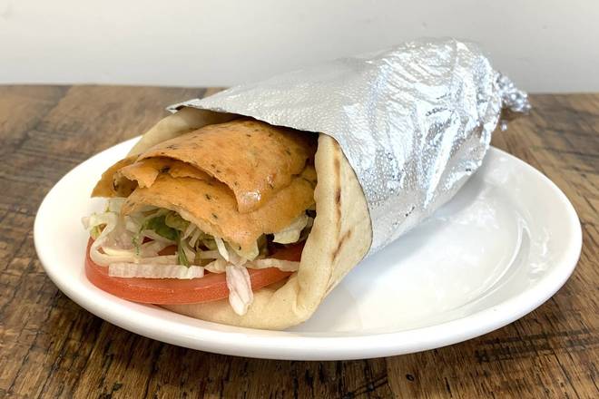 Sandwich pita yero au poulet traditionnel / Traditional Chicken Yero Pita Sandwich