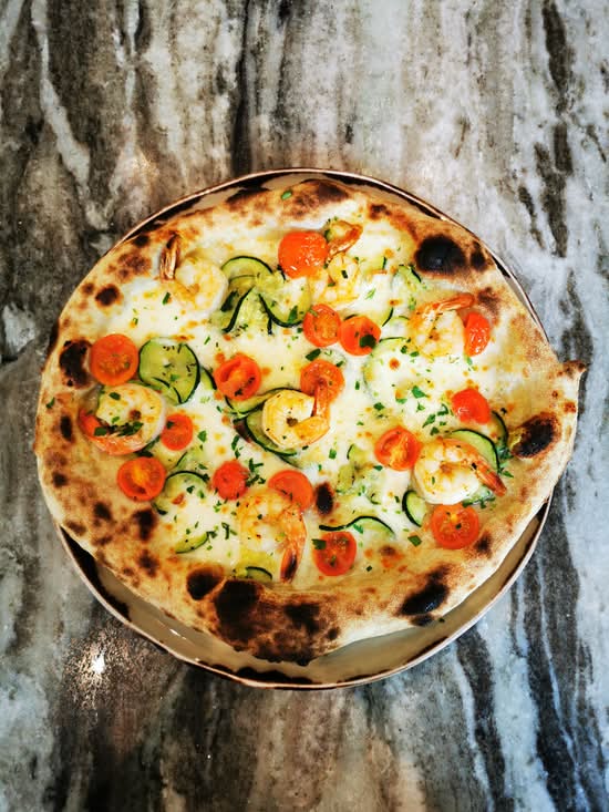 Seafood (White Pizza)