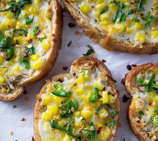 Garlic bread with Cheese, jalapenos & sweet corn
