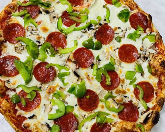 The Classic Deluxe Pizza